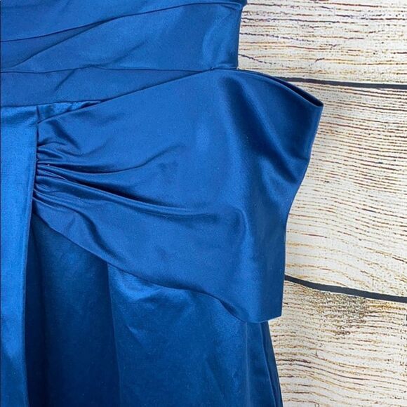 NWT BCBGMaxAzria Blue Strapless Gown Prom Dress Side Bow size 2 - Picture 5 of 10